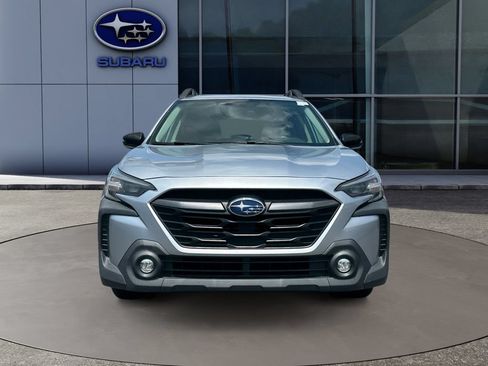 Used 2023 Subaru Outback Premium AWD/4WD image 2