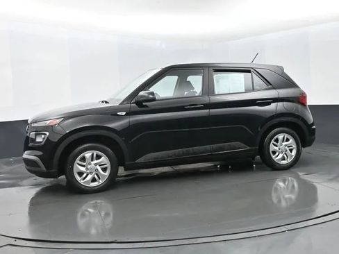 Used 2023 Hyundai Venue SE image 5