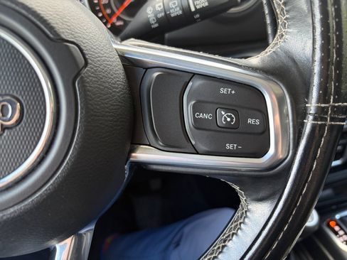 Used 2020 Jeep Wrangler Unlimited Sahara AWD/4WD image 23