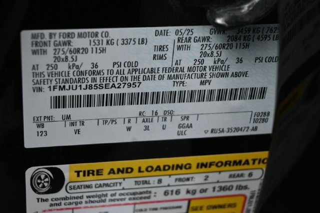 Certified 2025 Ford Expedition Active AWD/4WD image 37