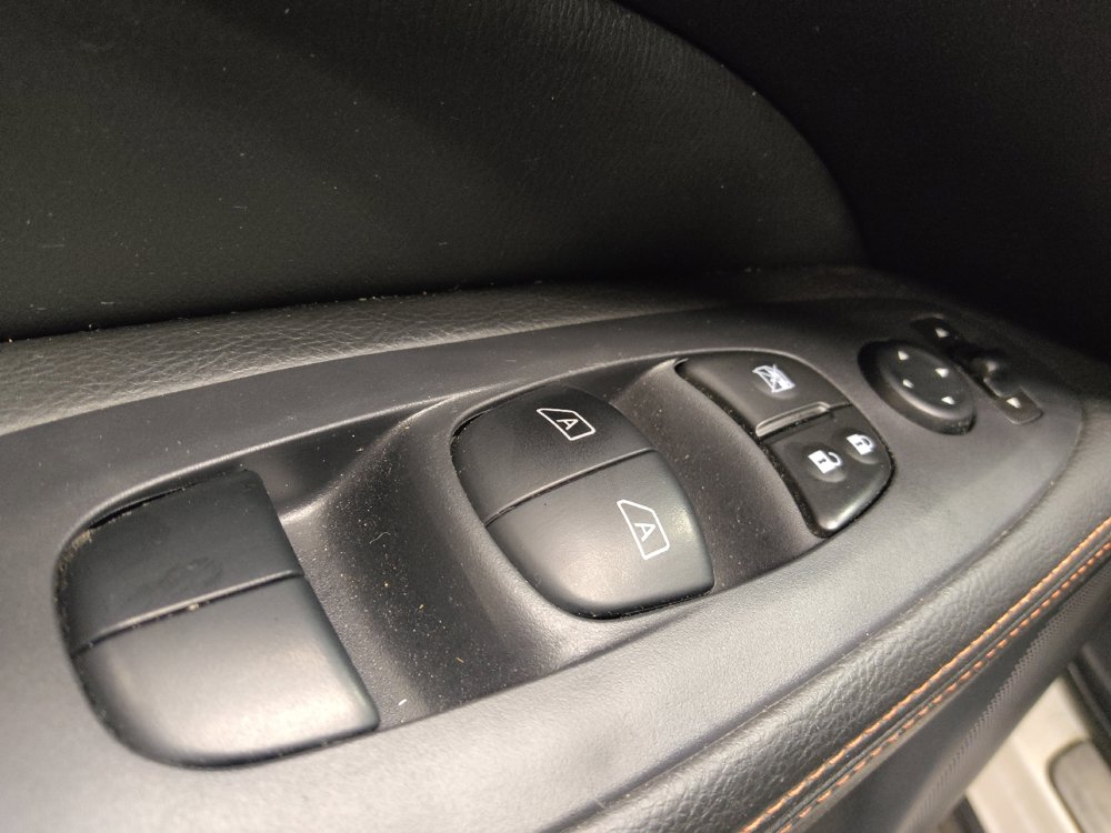 Used 2019 Nissan Pathfinder SL FWD image 27