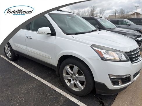 Used 2017 Chevrolet Traverse LT w/ Style and Technology Package image 1