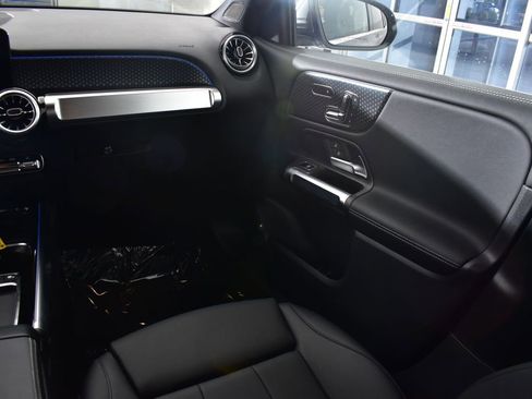 Certified 2025 Mercedes-Benz GLB 250 4MATIC image 27