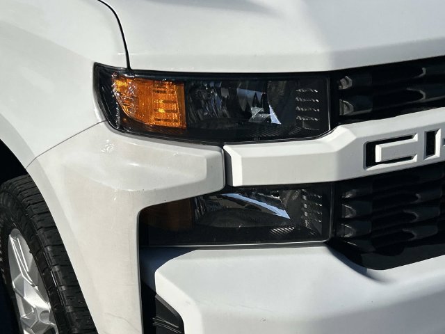 Used 2022 Chevrolet Silverado 1500 Custom w/ Safety Confidence Package AWD/4WD image 4