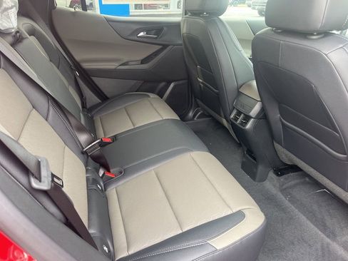 New 2026 Chevrolet Equinox LT w/ Convenience Package II FWD image 31
