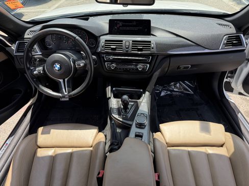 Used 2016 BMW M4 Convertible image 17