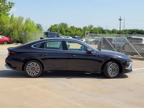 New 2025 Hyundai Sonata SEL image 8