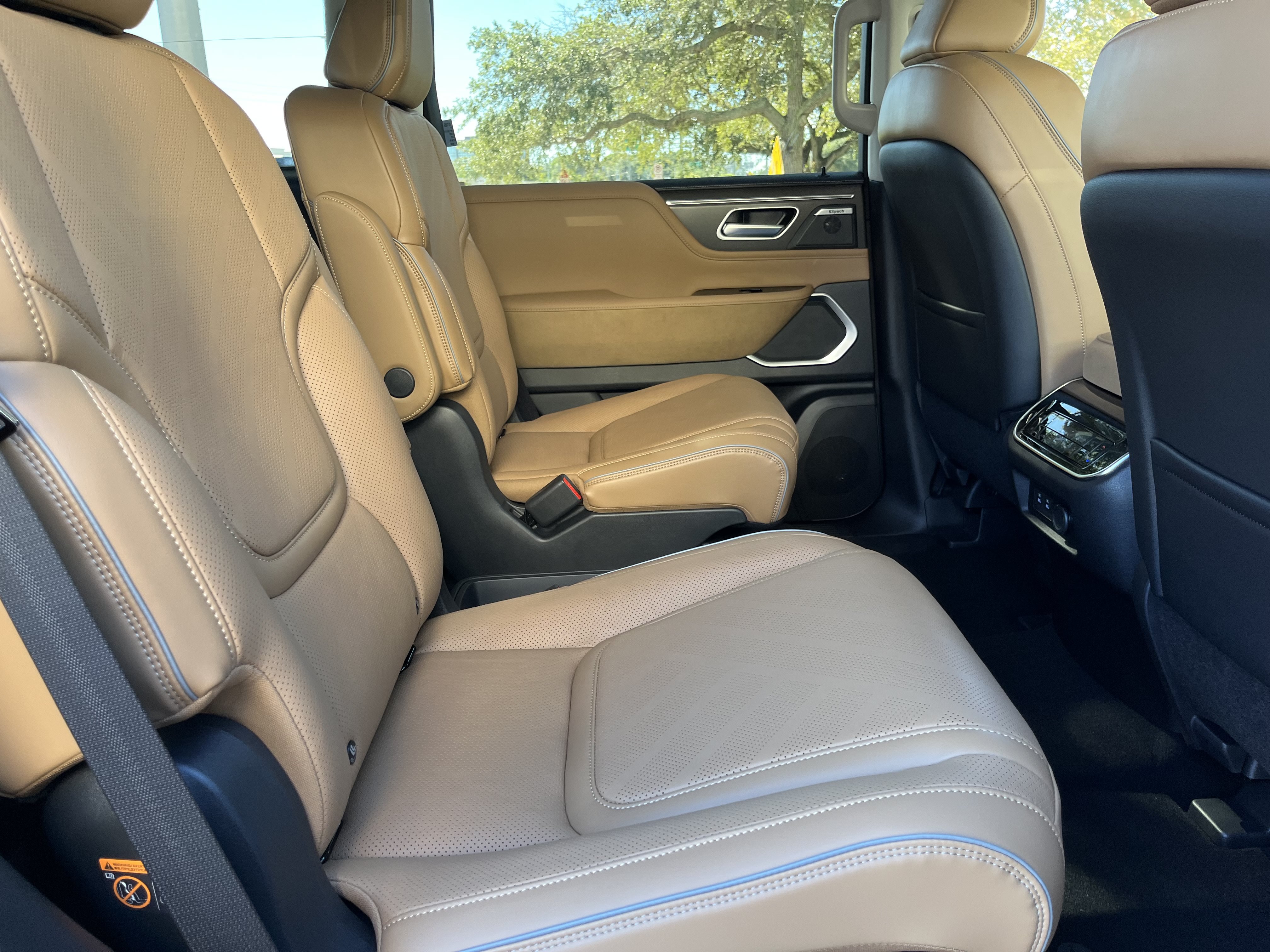 New 2027 INFINITI QX80 Luxe w/ Cargo Package RWD image 17