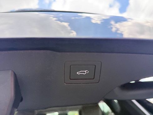 Used 2017 Hyundai Santa Fe Sport FWD image 8