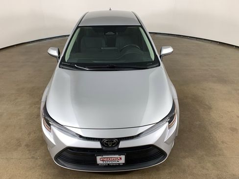 Used 2023 Toyota Corolla LE image 4