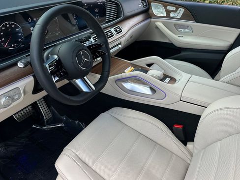 New 2025 Mercedes-Benz GLS 580 4MATIC image 15