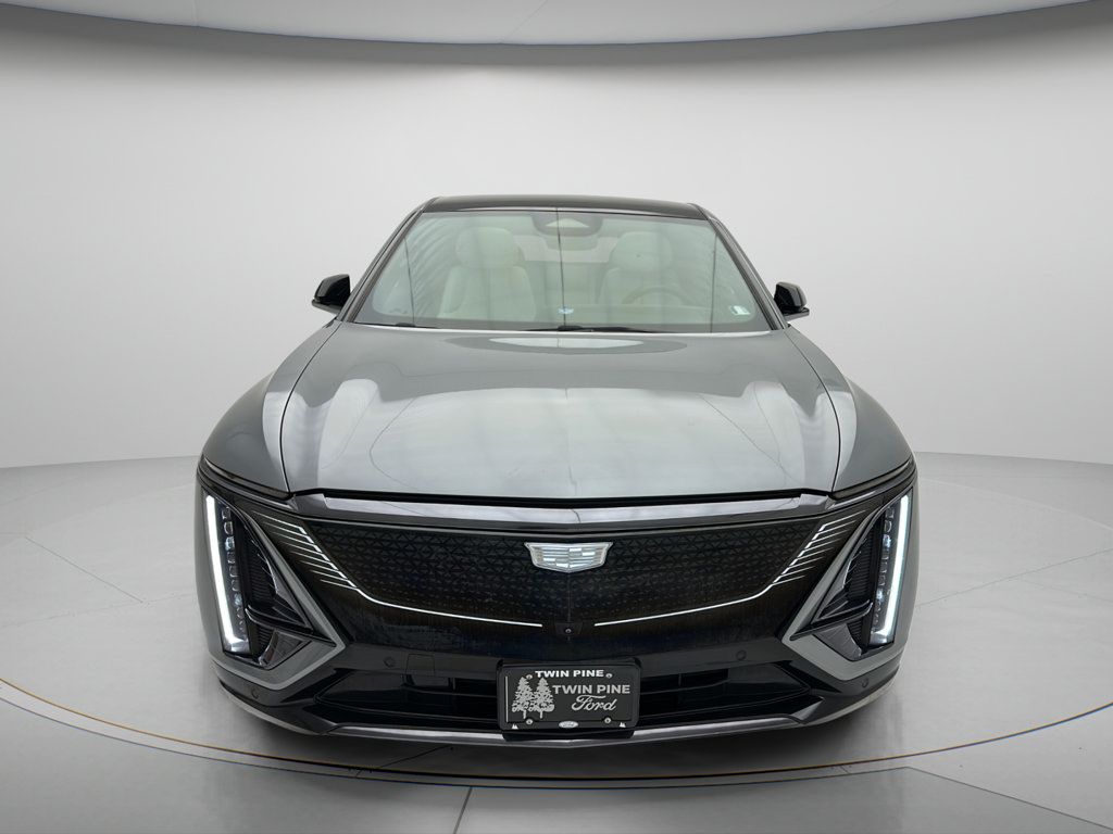 Used 2024 Cadillac Lyriq Sport AWD/4WD image 2