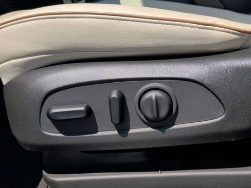 Used 2024 Buick Encore GX Avenir w/ Avenir Convenience Package FWD image 15