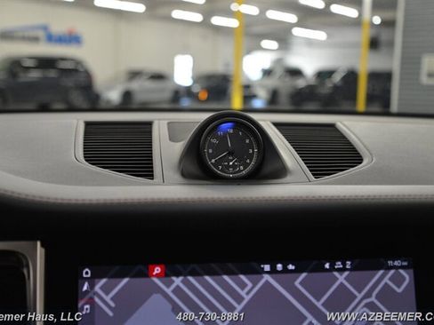 Used 2022 Porsche Macan image 29