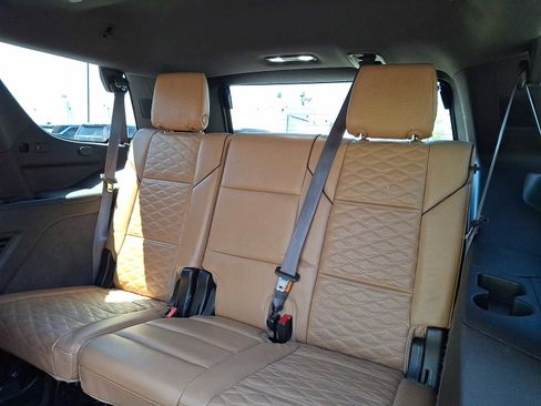 Used 2023 Cadillac Escalade Premium Luxury AWD/4WD image 10