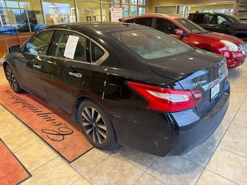 Used 2018 Nissan Altima 2.5 SL FWD image 8