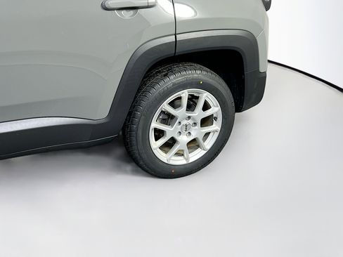 Used 2022 Jeep Renegade Latitude w/ Convenience Group image 30