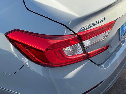 Used 2021 Honda Accord Touring image 11
