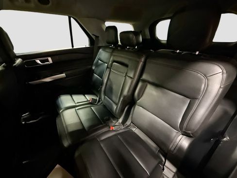 Used 2024 Ford Explorer XLT w/ Equipment Group 202A image 22