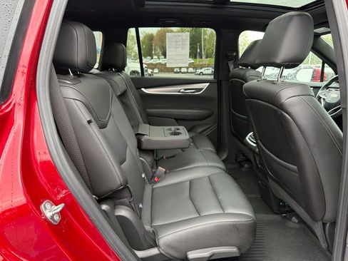 Used 2024 Cadillac XT6 Luxury w/ LPO, Floor Liner Package AWD/4WD image 44
