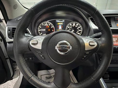 Used 2017 Nissan Sentra SR w/ SR Midnight Edition FWD image 16