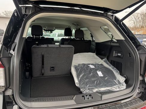 New 2026 Ford Explorer Active AWD/4WD image 18
