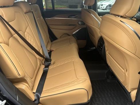 New 2026 Jeep Grand Cherokee Summit AWD/4WD image 15