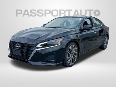Used 2025 Nissan Altima 2.5 SL FWD image 1