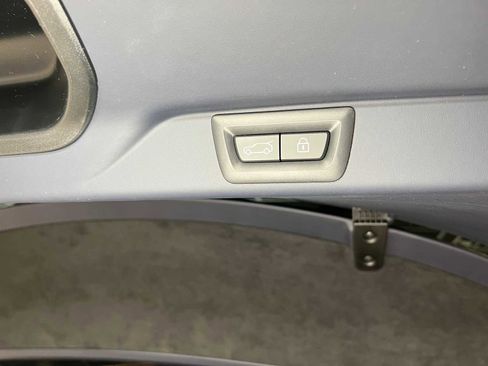 Used 2025 Rolls-Royce Cullinan Black Badge w/ Leather Finishing Pack image 21