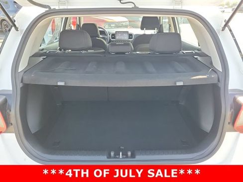 Used 2025 Hyundai Venue SEL FWD image 27