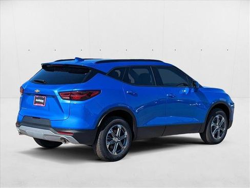 New 2025 Chevrolet Blazer LT w/ Convenience Package image 2