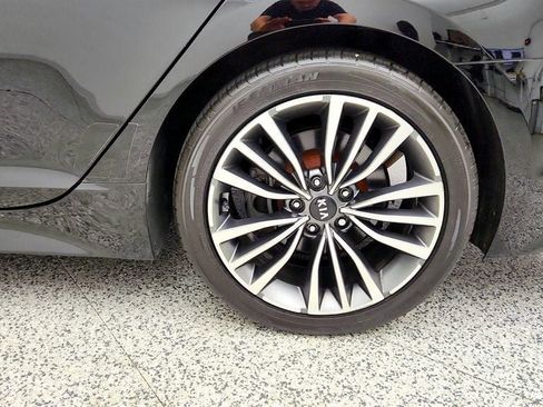 Used 2018 Kia Stinger Premium AWD/4WD image 9