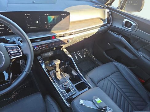Used 2024 Kia Sorento SX Prestige image 23