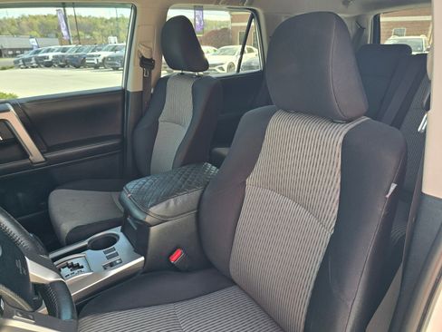 Used 2015 Toyota 4Runner SR5 image 15
