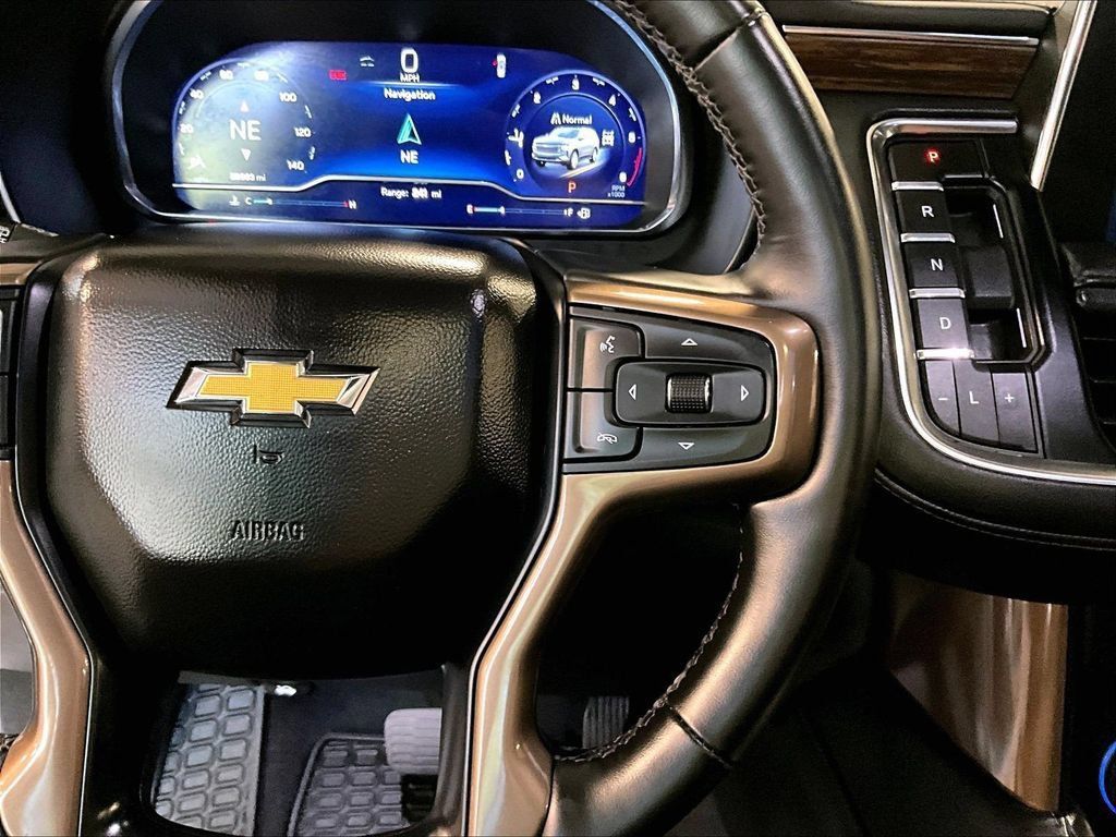 Used 2024 Chevrolet Tahoe High Country w/ Premium Package 2 AWD/4WD image 25