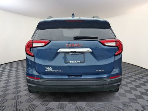 Used 2024 GMC Terrain SLE w/ Driver Convenience Package image 5
