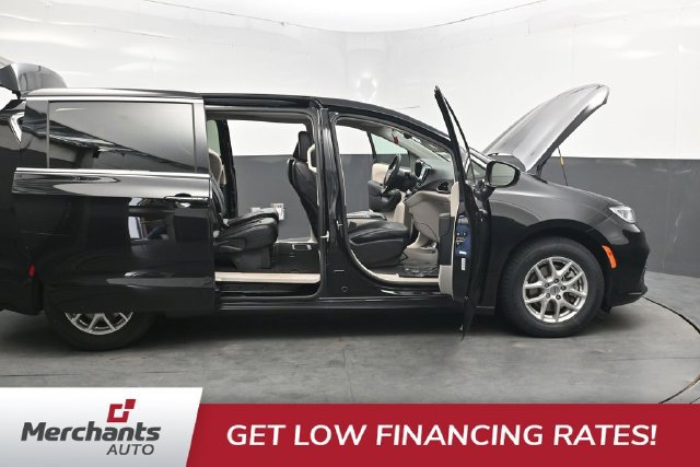 Used 2024 Chrysler Pacifica Touring-L FWD image 48