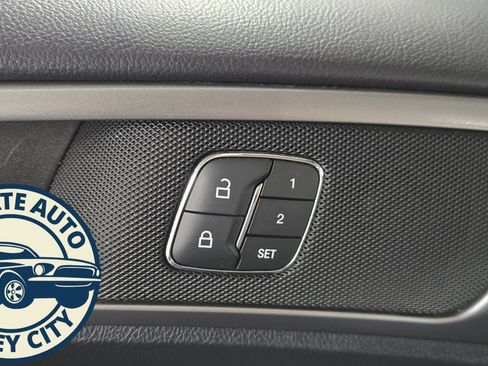 Used 2019 Ford Fusion SEL image 20