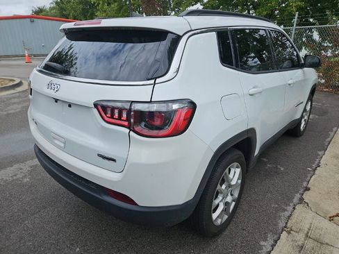 Used 2024 Jeep Compass Latitude AWD/4WD image 3