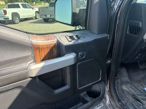 Used 2018 Ford F150 Lariat w/ Equipment Group 502A Luxury AWD/4WD image 39