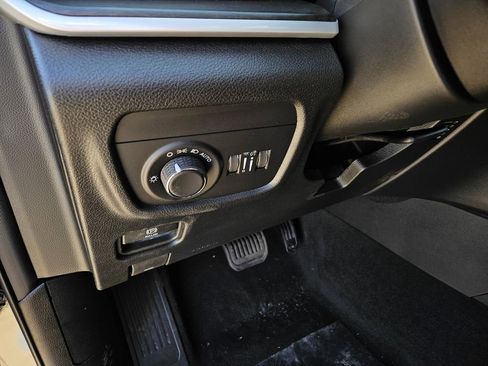 New 2026 Jeep Grand Cherokee Altitude RWD image 17