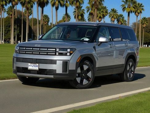 New 2026 Hyundai Santa Fe SE image 2
