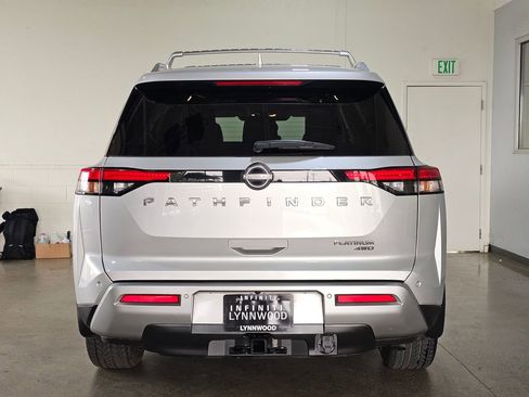 Used 2022 Nissan Pathfinder Platinum w/ Cargo Package image 5