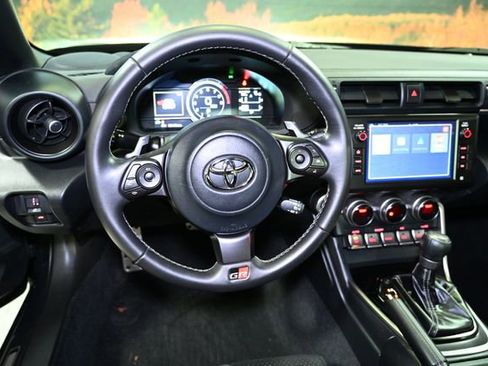 Used 2022 Toyota GR86 Premium image 45