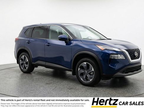 Used 2025 Nissan Rogue SV image 1