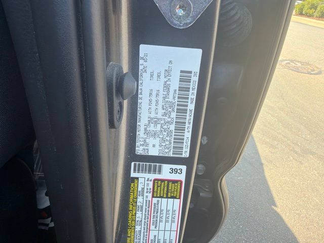 Used 2021 Toyota Tacoma SR5 RWD image 4
