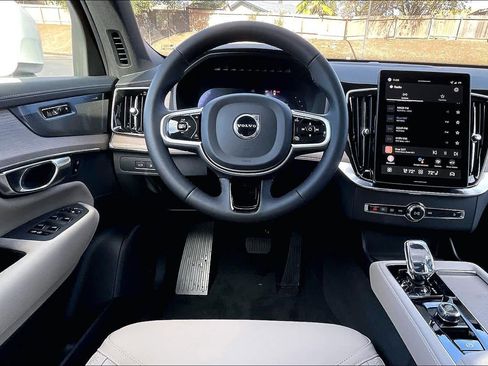 New 2026 Volvo XC90 T8 Plus image 15