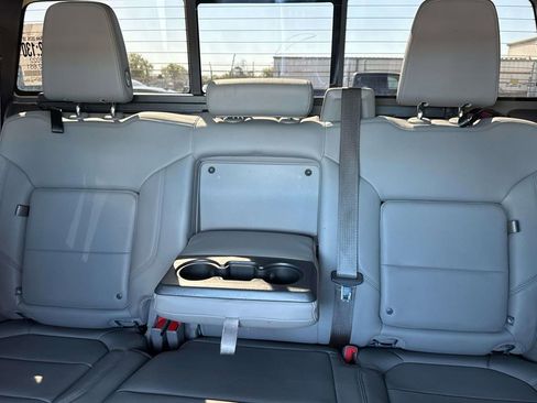 Used 2022 GMC Sierra 1500 SLT image 36