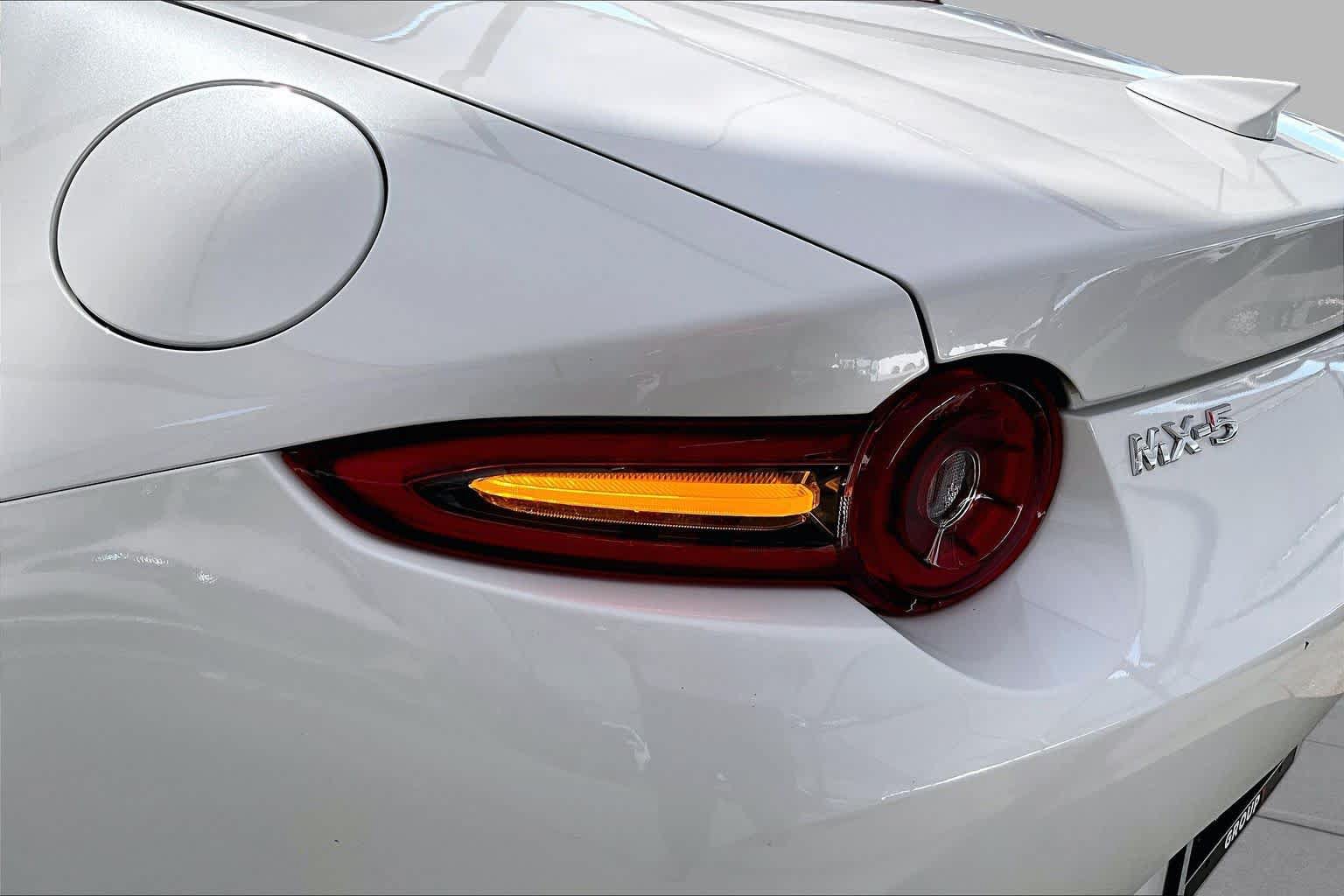 Used 2024 MAZDA MX-5 Miata Grand Touring RWD image 26