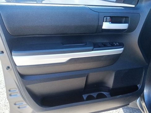 Used 2016 Toyota Tundra SR5 image 11